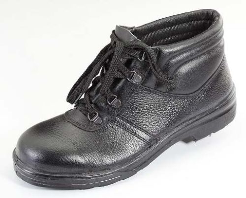 Nitrile Safety Shoes, For Industrial Pupose, Size : 7, 8, 9