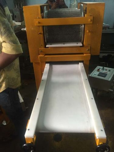 Automatic Chocolate Lentils Depositing Machine