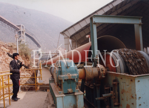Flame Retardant Conveyor Belt With Solid Textile Carcass