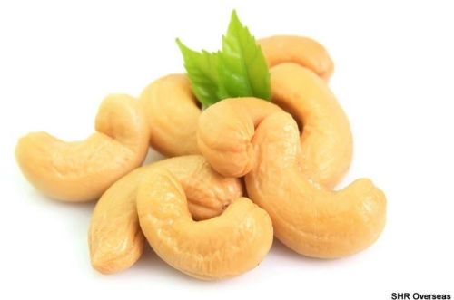 Cashew nuts, Packaging Type : Vacuum-sealed